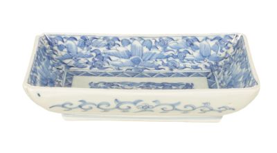 A LATE 19TH CENTURY CHINESE RECTANGULAR SHALLOW DISH with dimpled corners and all-over 