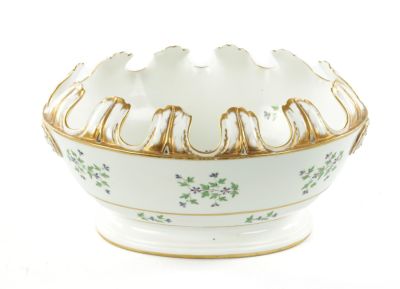 A LATE 18TH CENTURY DIHL &amp; GUERHARD PORCELAIN SERVING BOWL with leaf moulded rim and floral 