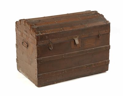 A 19TH CENTURY DOME TOP STUDDED AND SLATTED CANVAS COVERED TRUNK with metal side handles. (78cm 