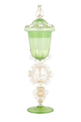 A 19TH CENTURY SALVIATI VENETIAN GLASS LIDDED GOBLET WITH LATICINO LAMP WORK DETAILING having 