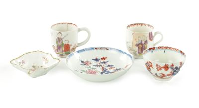 A COLLECTION OF FIVE PIECES OF LOWESTOFT POLYCHROME PORCELAIN comprising of a pickle dish, two 