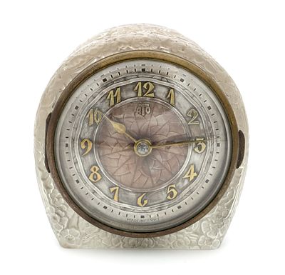 A 1920'S RENE LALIQUE 'EGLANTINE' MANTEL CLOCK having a domed glass case with floral motifs 