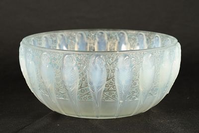 A RENE LALIQUE OPALESCENT BLUE STAINED 'PERRUCHES' BOWL stencil mark R. LALIQUE, FRANCE. (25cm 