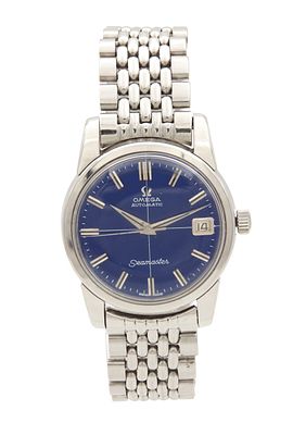A GENTLEMAN'S VINTAGE STEEL AUTOMATIC OMEGA SEAMASTER WRISTWATCH on a steel Omega bracelet, the 