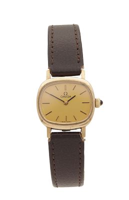 A LADIES' 9 CT GOLD OMEGA WRISTWATCH on a leather strap, the oval gilt dial with baton markers 