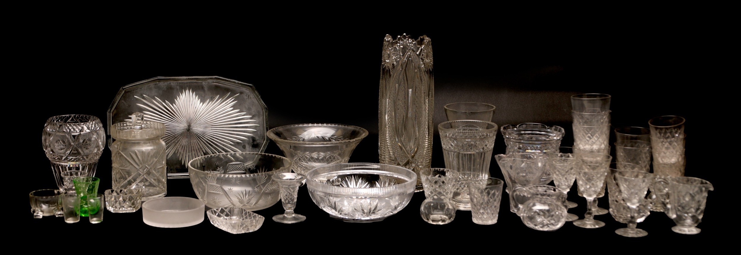 A LARGE COLLECTION OF 19TH AND 20TH CENTURY CUT GLASS comprising bowls, dishes