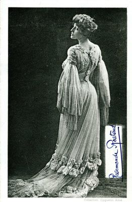 THEATRE: Small selection of signed postcard photographs by various stage actors and actresses 