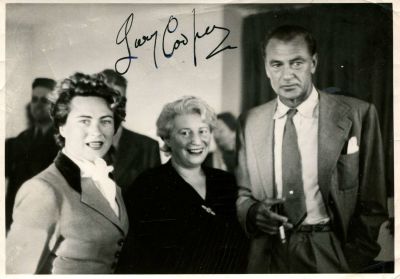 COOPER GARY: (1901-1961) American Actor, Academy Award winner. Vintage signed 7 x 5 photograph 