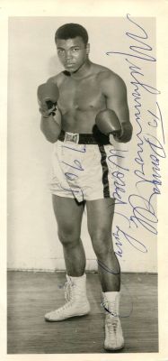 ALI MUHAMMAD: (1942-2016) American Boxer, World Heavyweight Champion. A superb vintage signed 