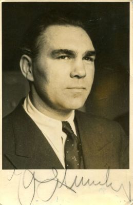 SCHMELING MAX: (1905-2005) German Boxer, World Heavyweight Champion 1930-32. Vintage signed 