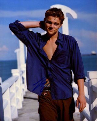 DICAPRIO LEONARDO: (1974- ). <span style="font-size: 11.0pt; line-height: 107%; font-family: 