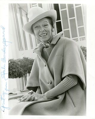 ACADEMY AWARD WINNERS: (x7). ACADEMY AWARD WINNERS: A good selection of signed 8 x 10 