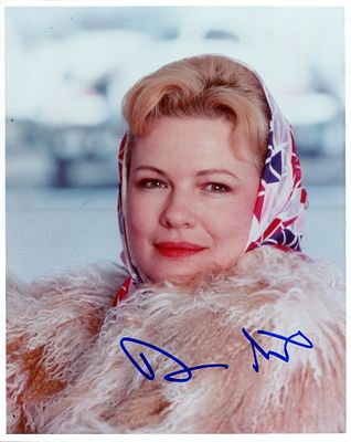 ACADEMY AWARD WINNERS: (x10). ACADEMY AWARD WINNERS: A good selection of signed colour 8 x 10 