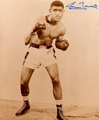 BOXING: (x6). BOXING: A good selection of signed 8 x 10 photographs and slightly smaller (1) by 