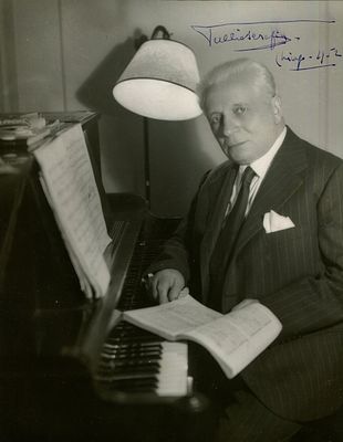 SERAFIN TULLIO: (1878-1968) Italian Conductor specialised in the operatic repertoire. Serafin 