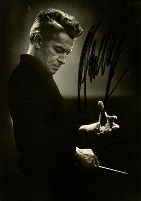 KARAJAN HERBERT VON: (1908-1989) Austrian Conductor. Signed 4 x 6 photograph, an attractive 