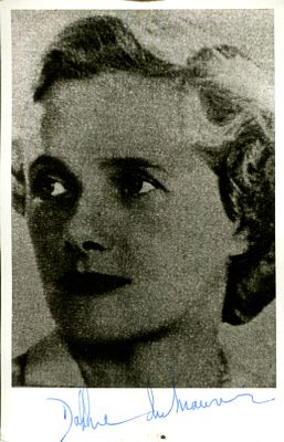 DU MAURIER DAPHNE: (1907-1989) English novelist. Signed 3.5 x 5.5 postcard photograph, the 