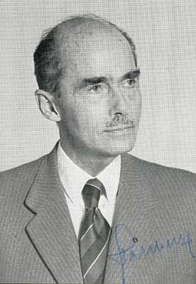 HABSBURG OTTO VON: (1912-2011) Crown Prince of Austria-Hungary 1916-18. Signed 4 x 5.5 