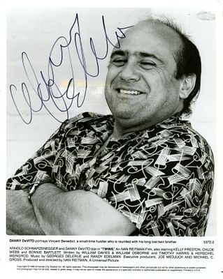 DEVITO DANNY: (1944- ) American Actor & Comedian. A good signed 8 x 10 photograph of DeVito, 