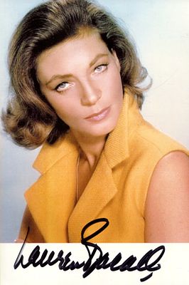 ACTRESSES: (x19). ACTRESSES: A good selection of signed colour 5 x 7 photographs and smaller (6) 