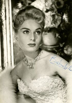 LEE BELINDA: (1935-1961) English actress. A rare vintage signed 5 x 7.5 photograph of the 