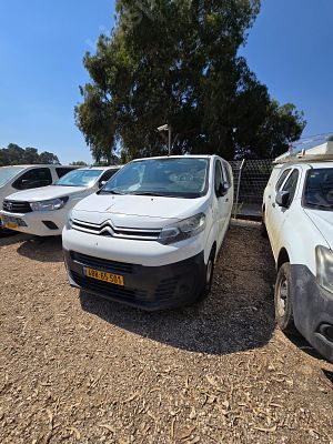 סיטרואן ג'מפי מודל 2019. 82,520 ק"מ, יד ראשונה. תיבת הילוכים: אוטומטי
מנוע: דיזל, מפתח: יש.