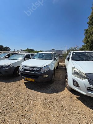איסוזו פיק אפ מודל 2015. 274,300 ק"מ, יד ראשונה. תיבת הילוכים: אוטומטי
מנוע: דיזל, הנעה: 4x4