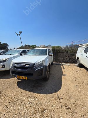 איסוזו פיק אפ מודל 2019. 313,000 ק"מ, יד ראשונה. תיבת הילוכים: אוטומטי
מנוע: דיזל, הנעה: 4x4