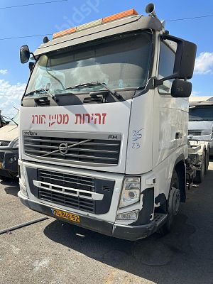 וולוו משא תומך מודל 2013. 367,456 ק"מ
מנוע: דיזל, הנעה: 4x6.
תוקף רישיון 08/12/2025