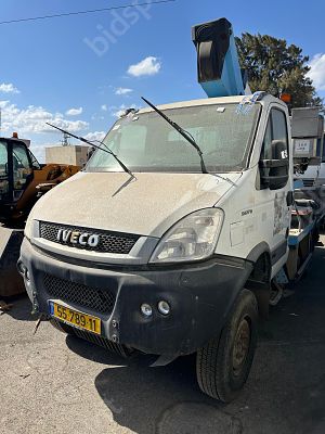 SOCAGE במת הרמה 17 מ לא מבודדת מודל 2013. 177,888 ק"מ
מנוע: דיזל, הנעה: 4x4.
הבמה מותקנת על רכב 