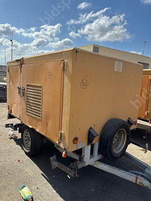 ב.רימון נגרר לתאורה מודל 2011. 
מנוע: דיזל.
שעות מנוע: 2658
ללא רישוי, האגרה שולמה, תוקף רישיון 