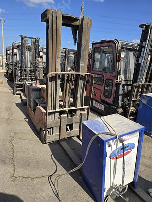 B.T מלגזה ידנית 1.8 טון מודל 1998. 
שעות מנוע: 2014
תוקף רישיון 01/05/2026