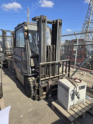 ניסאן מלגזה חשמלית 2.5 טון מודל 2010. 
שעות מנוע: 4997
לא רישוי אגרה שולמה תוקף רישיון 19/06/2025