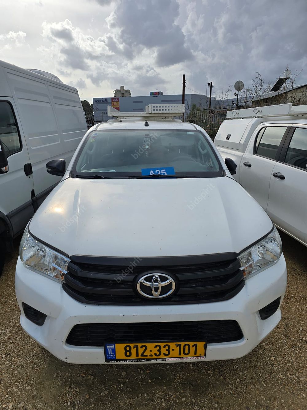 טויוטה היילקס מודל 2019. 224,326 ק"מ. תיבת הילוכים: ידני
מנוע: דיזל, הנעה: 4x4.
תוקף רישיון 15.09.26