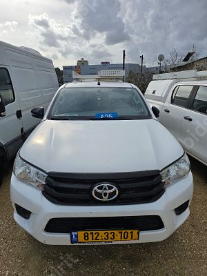 טויוטה היילקס מודל 2019. 224,326 ק"מ. תיבת הילוכים: ידני
מנוע: דיזל, הנעה: 4x4.
תוקף רישיון 15.09.26