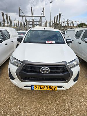 טויוטה היילקס מודל 2020. 217,925 ק"מ. תיבת הילוכים: ידני
מנוע: דיזל, הנעה: 4x4.
תוקף רישיון 13.10.26