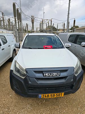 איסוזו פיק אפ מודל 2017. 247,100 ק"מ. תיבת הילוכים: אוטומטי
מנוע: דיזל, הנעה: 4x4.
ללא רישוי 