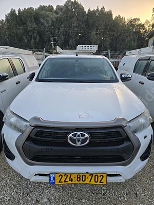 טויוטה היילקס מודל 2020. 201,976 ק"מ. תיבת הילוכים: ידני
מנוע: דיזל, הנעה: 4x4.
תוקף רישיון 13.10.26
