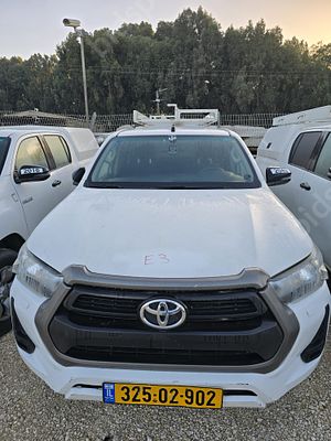 טויוטה היילקס מודל 2020. 209,110 ק"מ. תיבת הילוכים: ידני
מנוע: דיזל, הנעה: 4x4.
תוקף רישיון 28.11.26