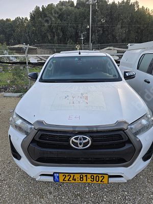טויוטה היילקס מודל 2020. 200,891 ק"מ. תיבת הילוכים: ידני
מנוע: דיזל, הנעה: 4x4.
תוקף רישיון 25.10.26