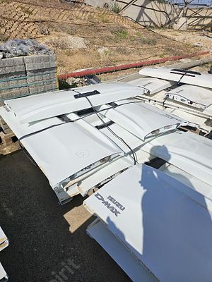 דלתות לרכב דלתות לרכב איסוזו. 
דלתות לרכב איסוזו, 9 יחידות, ללא ברגים.
ההצעות אינן כוללות מע"מ 