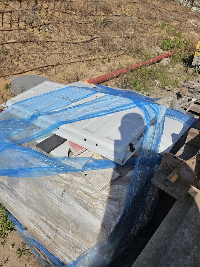 דלתות לרכב דלתות לרכב איסוזו. 
דלתות לרכב איסוזו, 8 יחידות, ללא ברגים.
ההצעות אינן כוללות מע"מ 