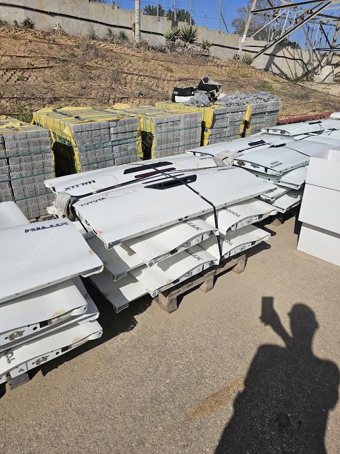 דלתות לרכב דלתות לרכב טויוטה. 
דלתות לרכב טויטה, 10 יחידות, נמכר עם סט ברגים.
ההצעות אינן 