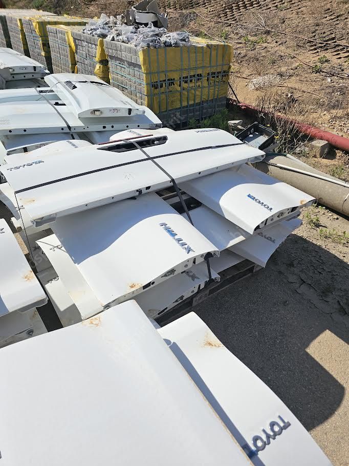 דלתות לרכב דלתות לרכב טויוטה. 
דלתות לרכב טויוטה, 9 יחידות, ללא ברגים.
ההצעות אינן כוללות מע"מ 