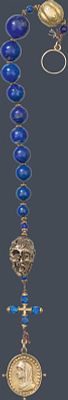 Rosenkranz "Zehner" 
wohl 19. Jh. 
Lapis Lazuli, Gold, Silber, teilweise vergoldet; vergoldetes 