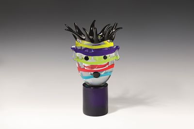 Kiki Kogelnik: Multi Stripe Head. Kiki Kogelnik Multi Stripe Head 1995 Glas H. 37 cm 