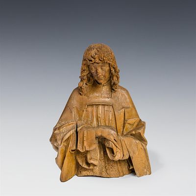 Gotische Heiligenb&uuml;ste Deutsch, um 1460 Lindenholz, geschnitzt, Fassungsreste; 1 Hand und 