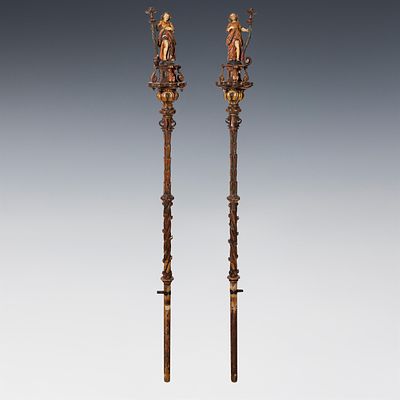 Paar barocke Vortragestangen mit Leuchterengeln um 1700 Lindenholz, geschnitzt; originale 