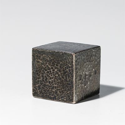 Josef Hoffmann: Briefbeschwerer. Josef Hoffmann Briefbeschwerer Wiener Werkst&auml;tte, 1904/05 