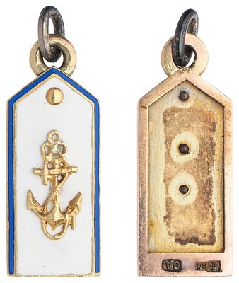 "Жетон в виде погона морского училища. Неизвестная мастерская, Санкт-Петербург, 1899 г. Клейма 